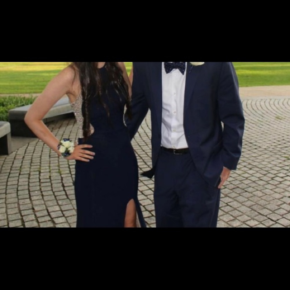 Prom dress - Picture 2 of 3